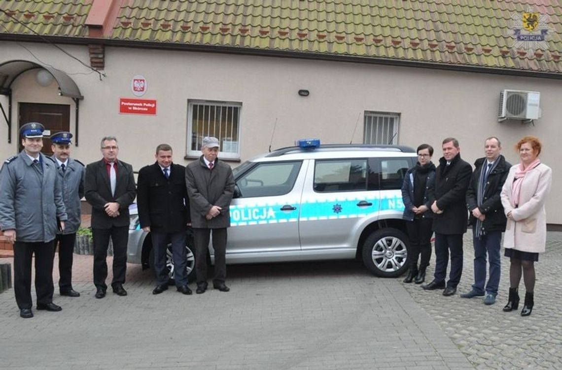 Policjanci ze Skórcza dostali nowy radiowóz Policjanci ze Skórcza dostali nowy radiowóz