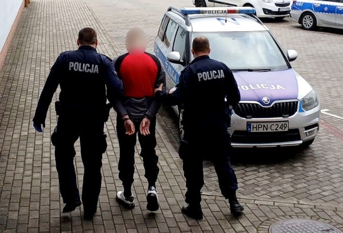Policjanci ze Zblewa zarekwirowali znaczną ilość narkotyków. Aresztowano 3 osoby Policjanci ze Zblewa zarekwirowali znaczną ilość narkotyków. Aresztowano 3 osoby