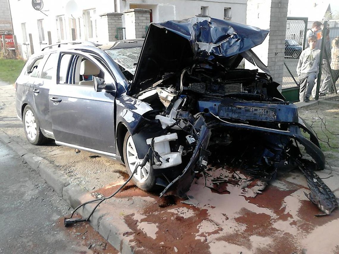 Poważny wypadek! Cztery osoby ranne, w tym dwoje dzieci Poważny wypadek! Cztery osoby ranne, w tym dwoje dzieci