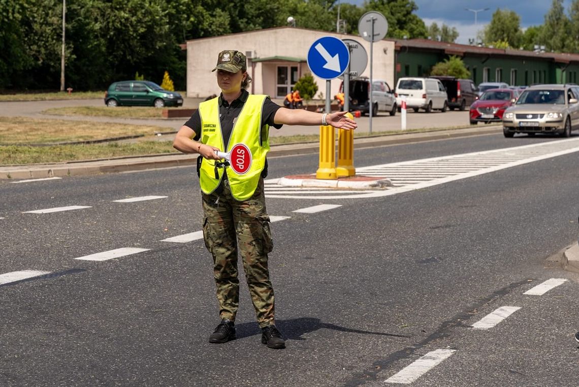 Powróciły tymczasowe kontrole na granicach. Pamiętaj o tym, wyjeżdżając na wakacje poza granice Polski