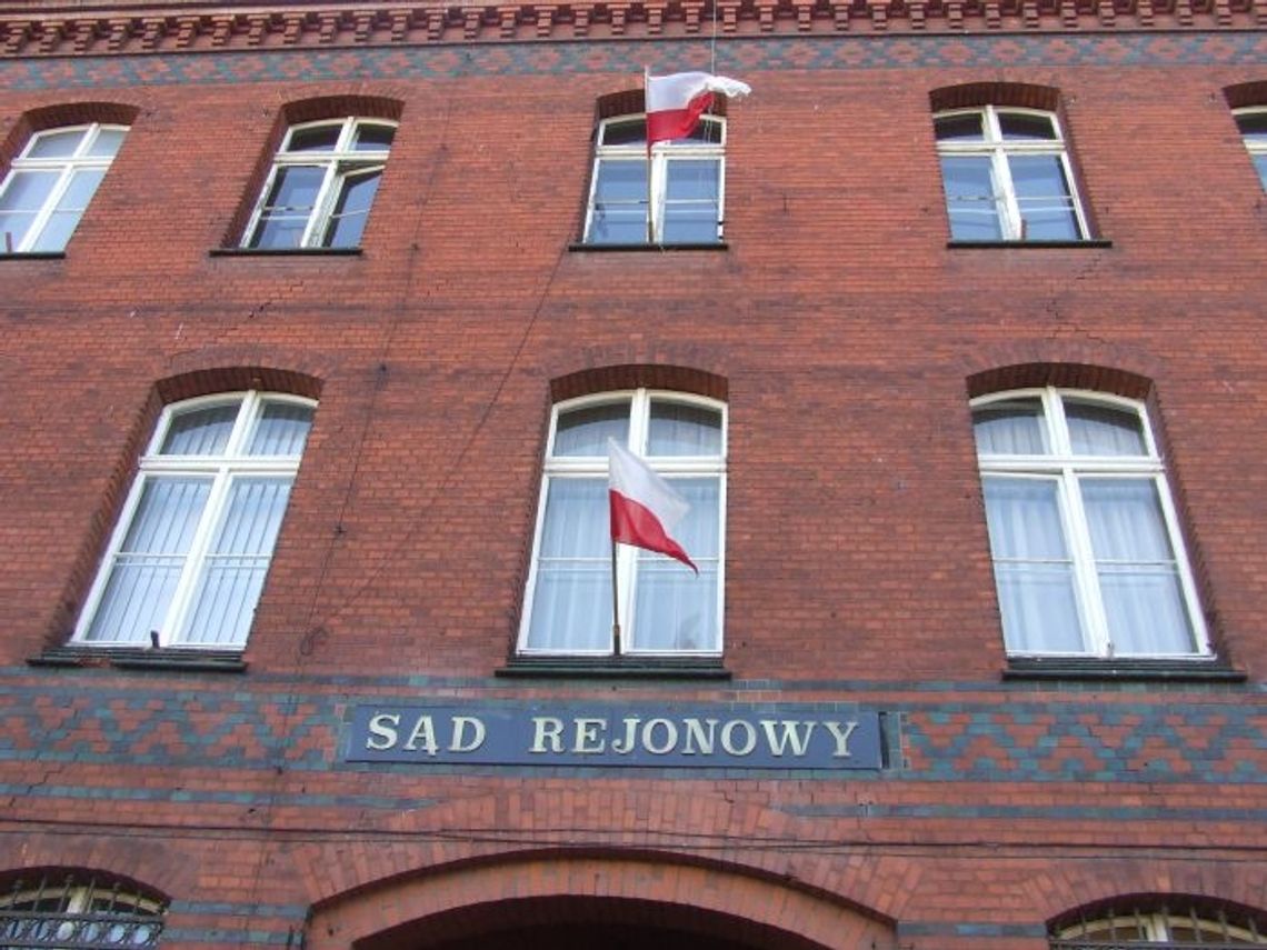 Protest w sądzie! Wzięli urlopy, żądają podwyżek