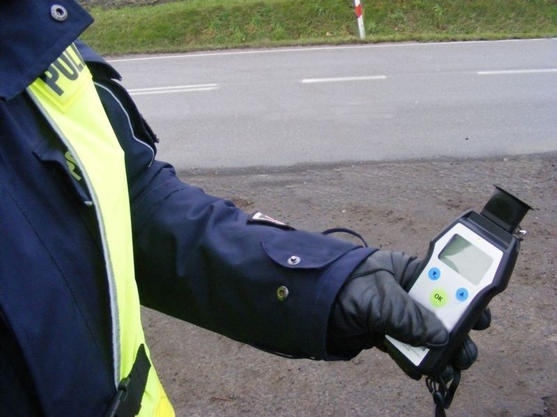 Prowadził auto na podwójnym gazie i bez uprawnień Prowadził auto na podwójnym gazie i bez uprawnień