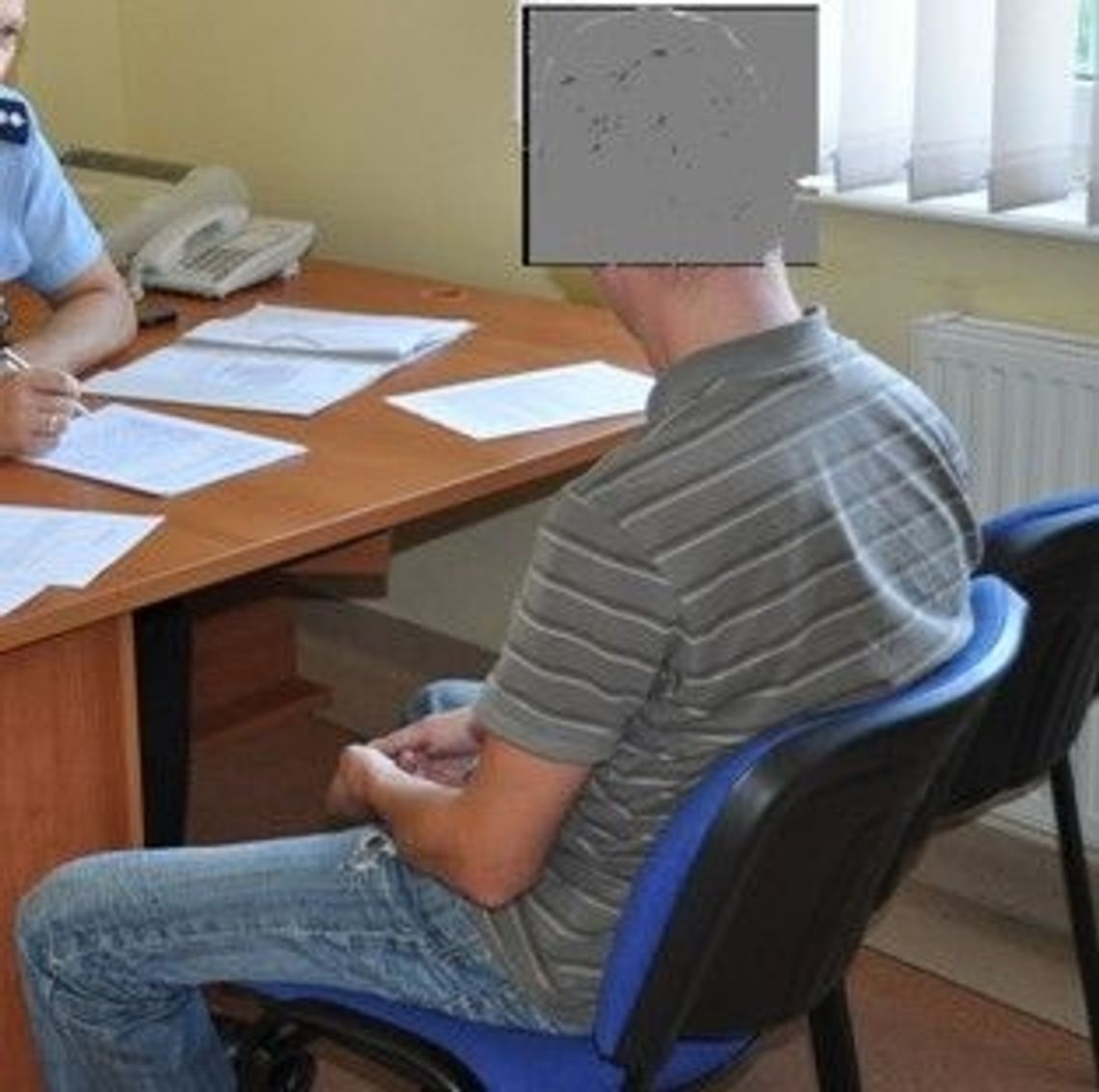 Rabusie ukryli się w szafie