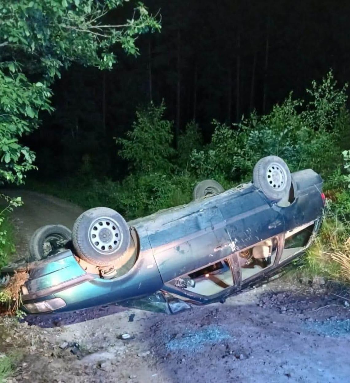 REGION: Jechali Volkswagenem w 9 osób! Za kierownicą pijany 17-latek. Pasażer zmarł w szpitalu REGION: Jechali Volkswagenem w 9 osób! Za kierownicą pijany 17-latek. Pasażer zmarł w szpitalu