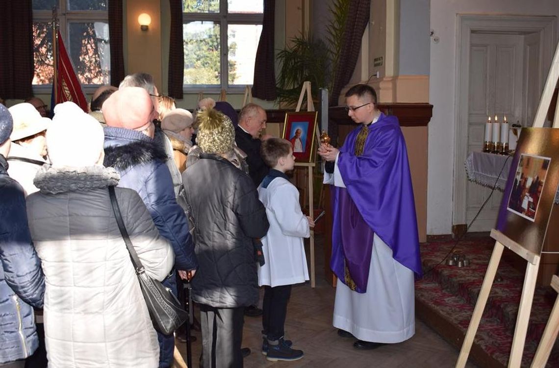 Relikwie świętego Jana Pawła II dotarły do Starogardu Relikwie świętego Jana Pawła II dotarły do Starogardu