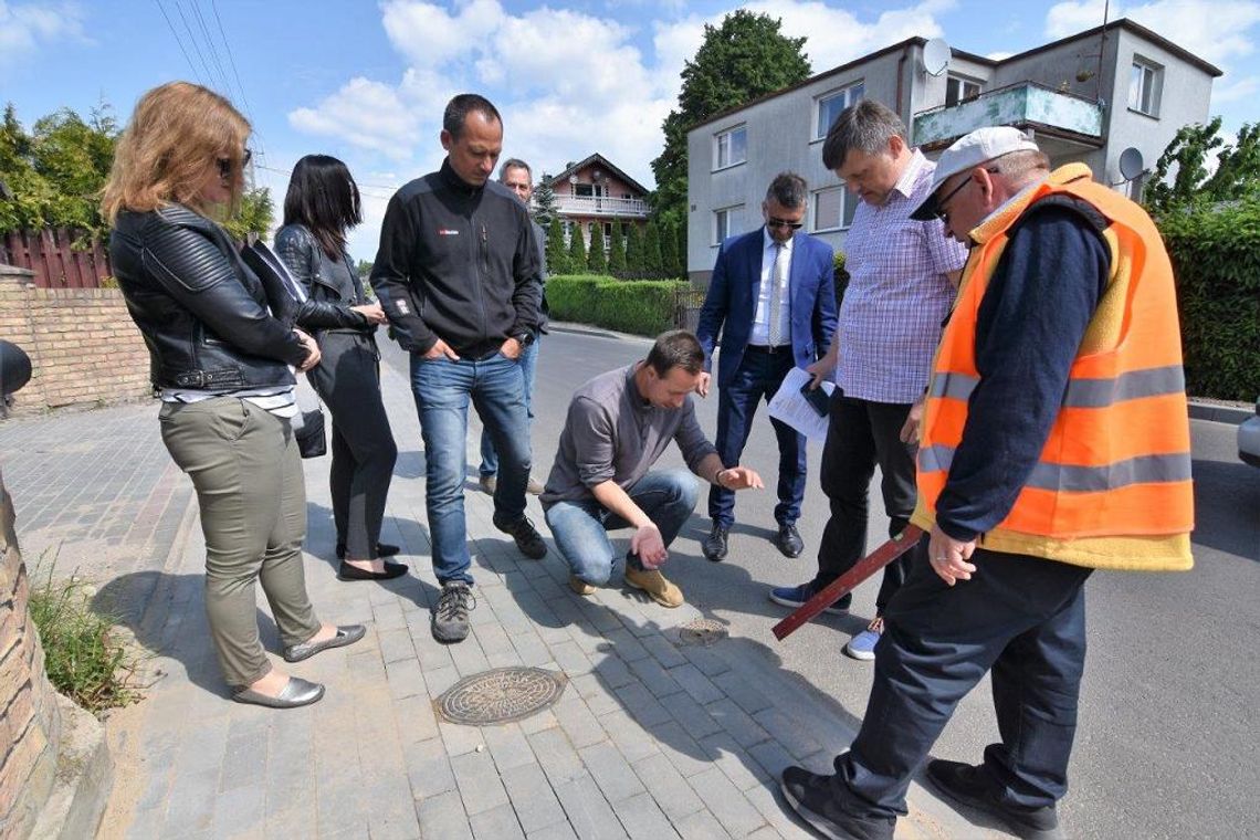 Remont zakończony! Mieszkańcy Pinczyna zadowoleni z nowej drogi Remont zakończony! Mieszkańcy Pinczyna zadowoleni z nowej drogi