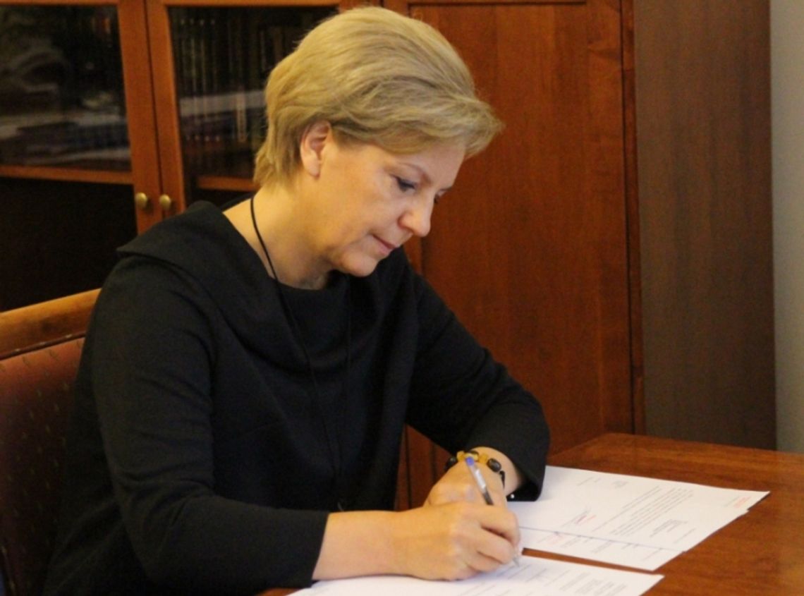 Roszady na miejskich stołkach. Dyrektor MOPS przeszła na emeryturę. Zastąpi ją U. Domachowska Roszady na miejskich stołkach. Dyrektor MOPS przeszła na emeryturę. Zastąpi ją U. Domachowska