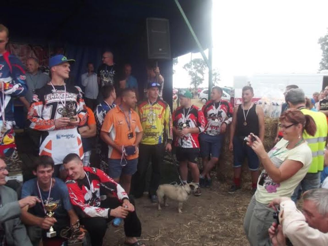 Ryk silników i wielkie emocje - motocross w Pączewie