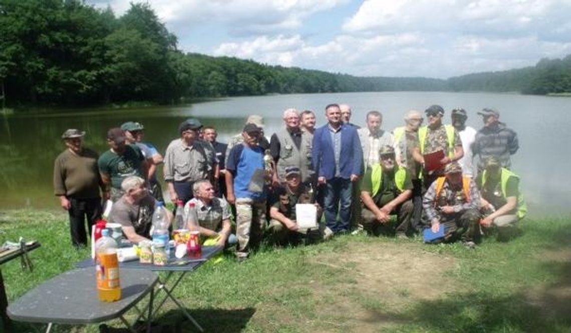 Rywalizacja na jeziorze Zduńskim. Zawody spławikowe o Puchar Prezydenta Miasta Rywalizacja na jeziorze Zduńskim. Zawody spławikowe o Puchar Prezydenta Miasta