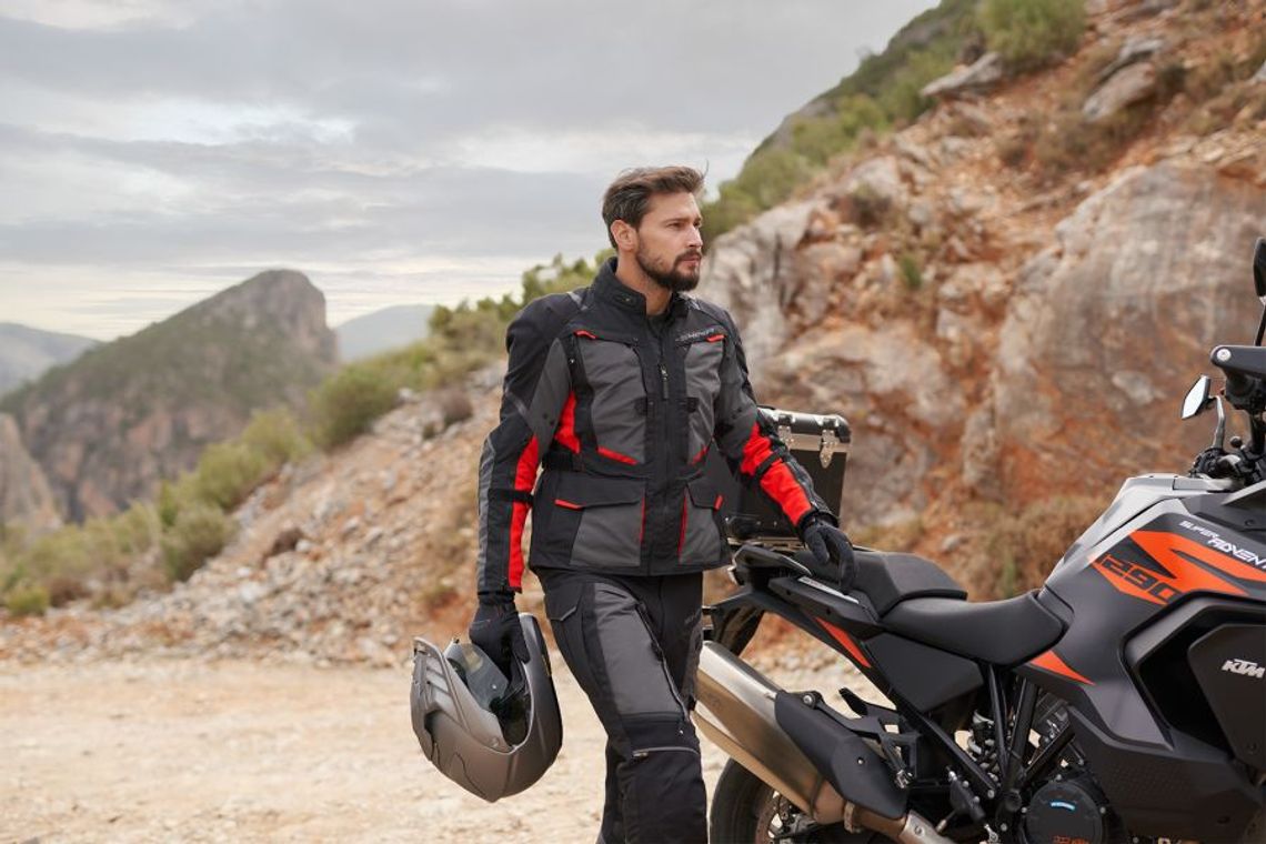 Shima Hero 2.0: Nowa odsłona ulubionego zestawu tekstylnego dla motocyklistów przygotowana na każdą podróż!