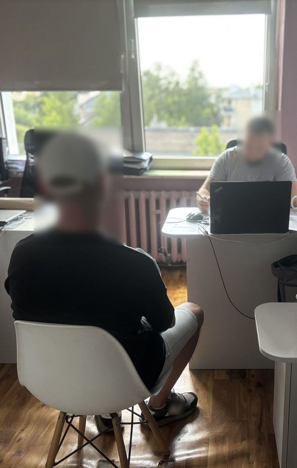 Skarpetkowy biznes nie wypalił – 48-latek zatrzymany z podróbkami w bagażniku