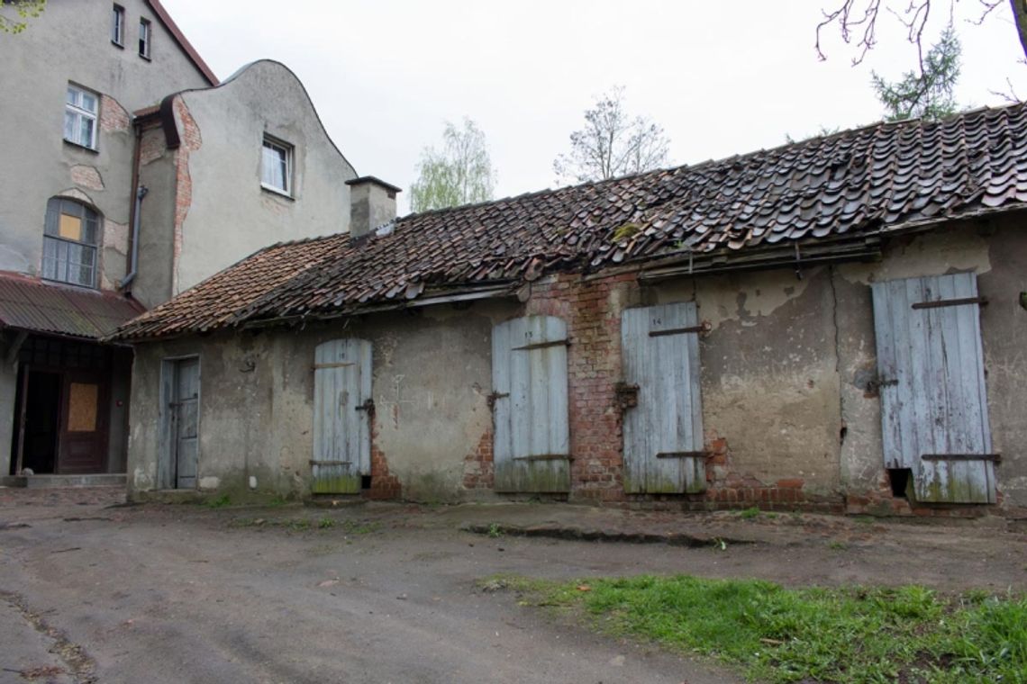 Śmierć pod „chlewikami” - martwy mężczyzna leżał na wersalce