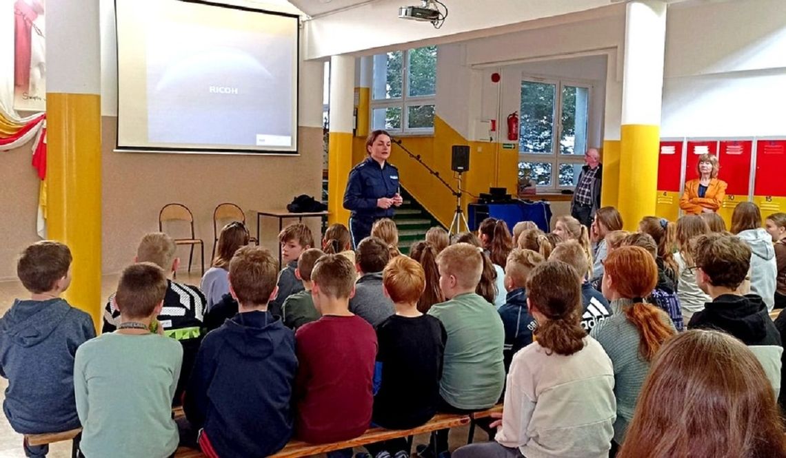 Spotkanie edukacyjne z policjantką