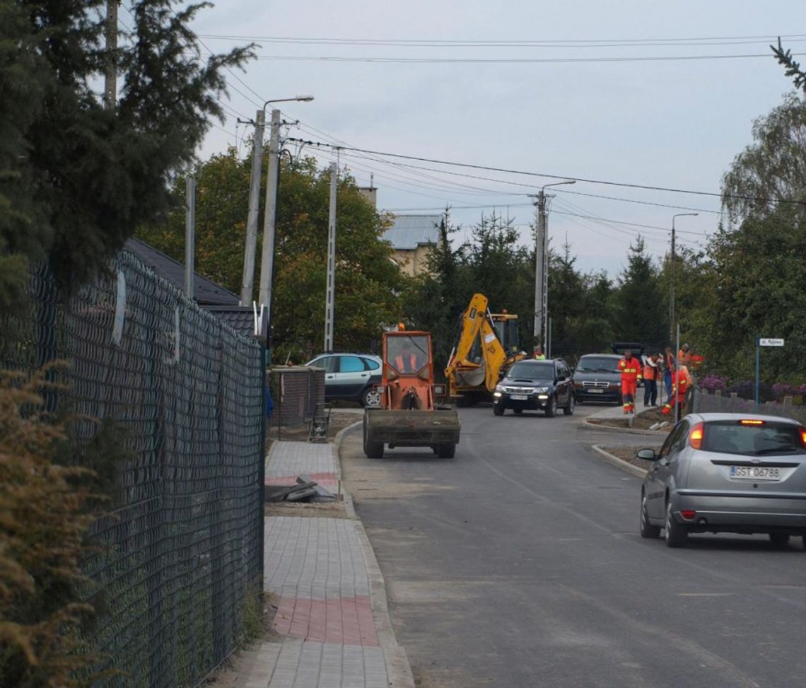 Spowalniacze nie wchodzą w grę - poszerzenie chodnika jednak możliwe? Potrzeba do tego zgody mieszkańców