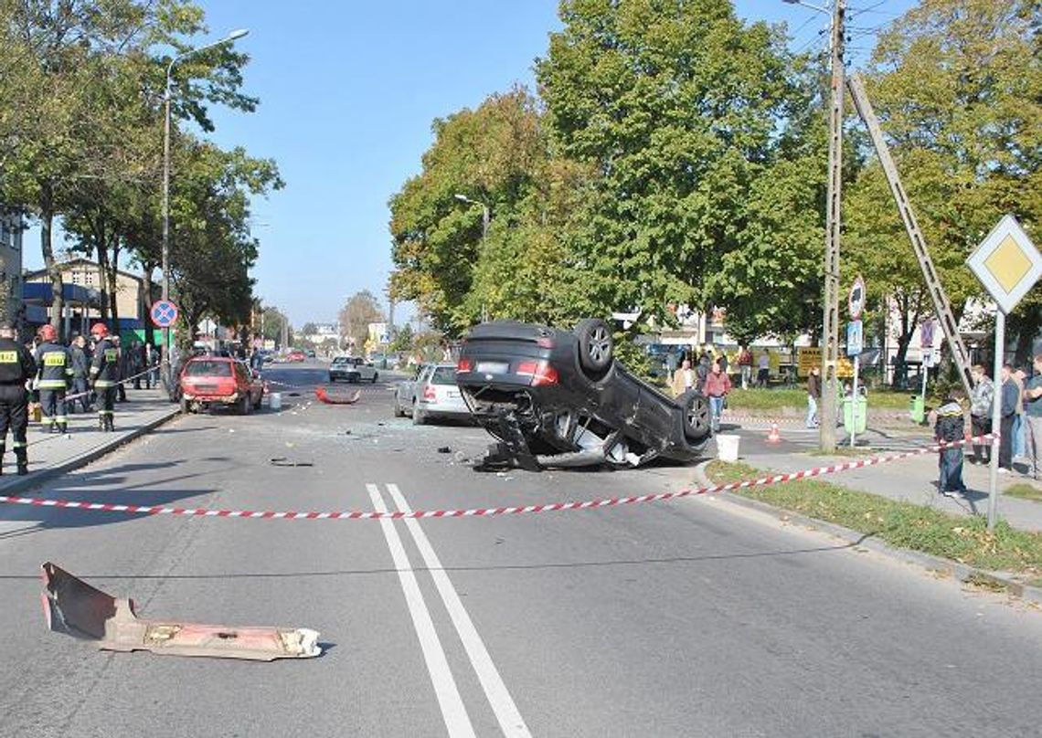 Staranował cztery auta, dwie osoby trafiły do szpitala 