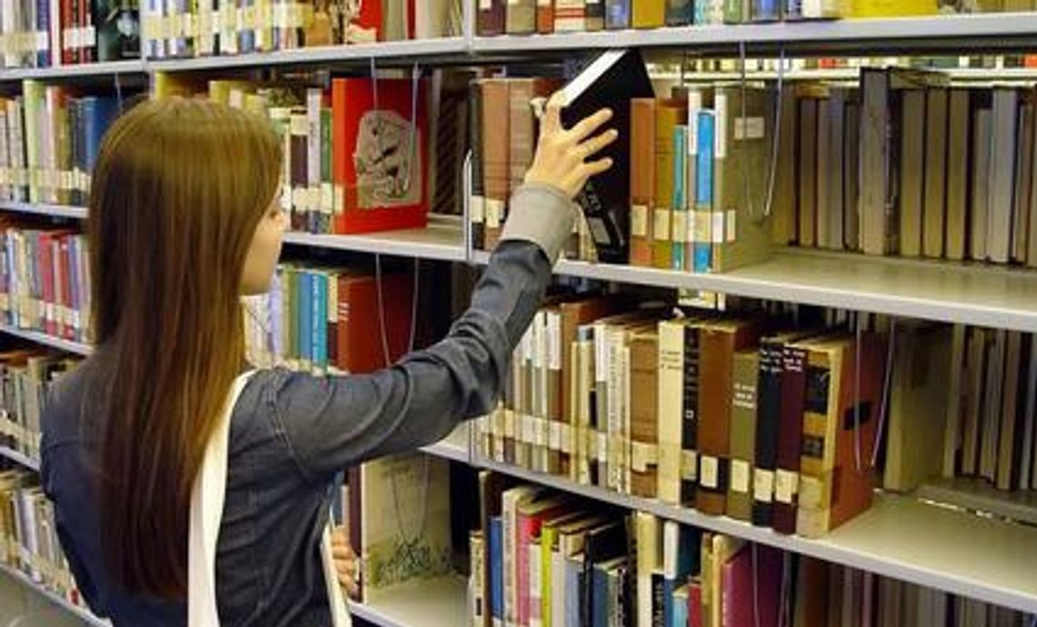 Starogardzkie szkoły otrzymają dotację na zakup książek Starogardzkie szkoły otrzymają dotację na zakup książek