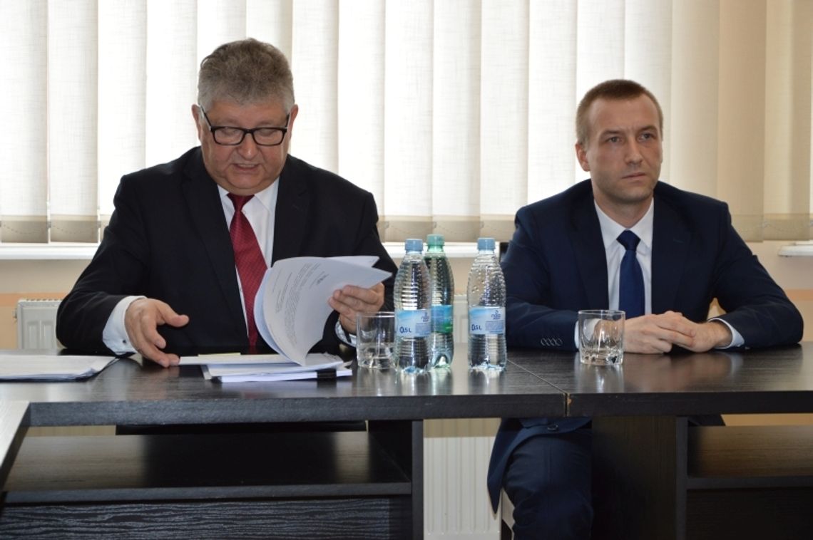 Starosta składa oświadczenie w sprawie kontroli w PCPR Starosta składa oświadczenie w sprawie kontroli w PCPR