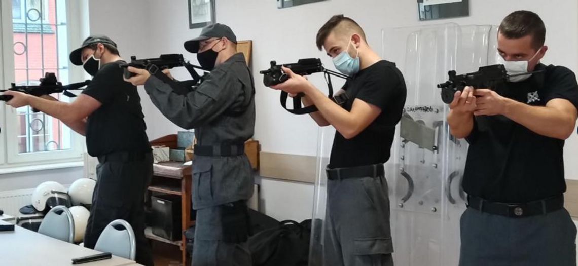 Szkolenie funkcjonariuszy Aresztu Śledczego w Starogardzie 