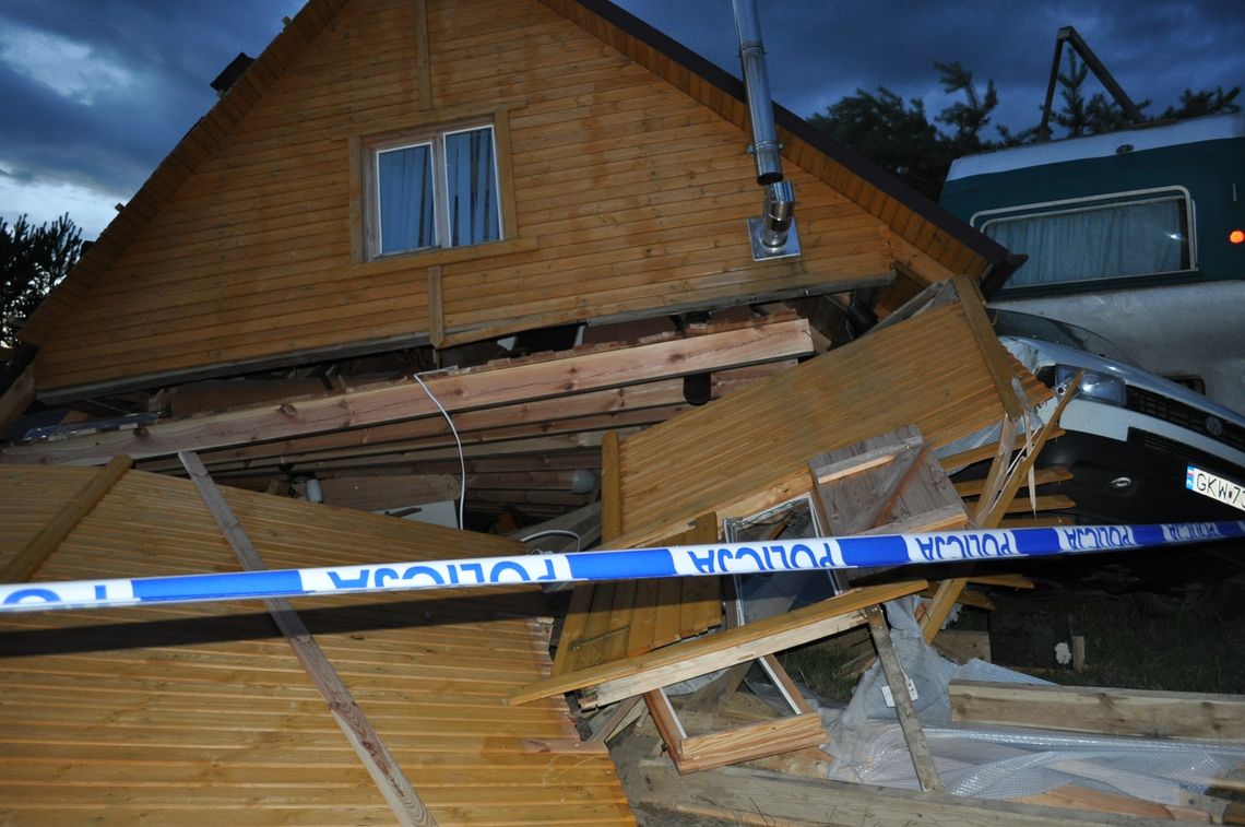 Trąba powietrzna na Kociewiu. Grad wielkości jaj, pozrywane dachy, powalone drzewa...