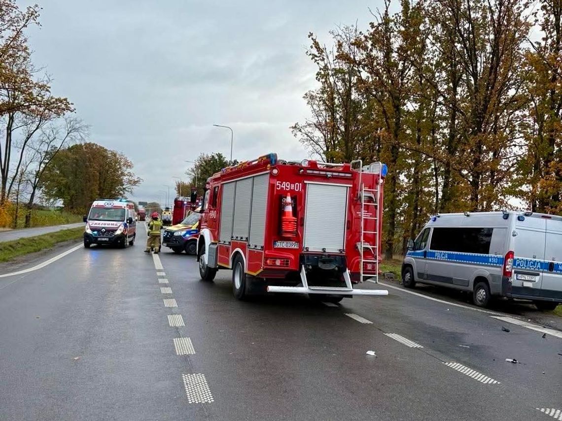 Tragiczny wypadek na DK22 w Bałdowie – jedna osoba nie żyje. Droga jest całkowicie zablokowana Tragiczny wypadek na DK22 w Bałdowie – jedna osoba nie żyje. Droga jest całkowicie zablokowana