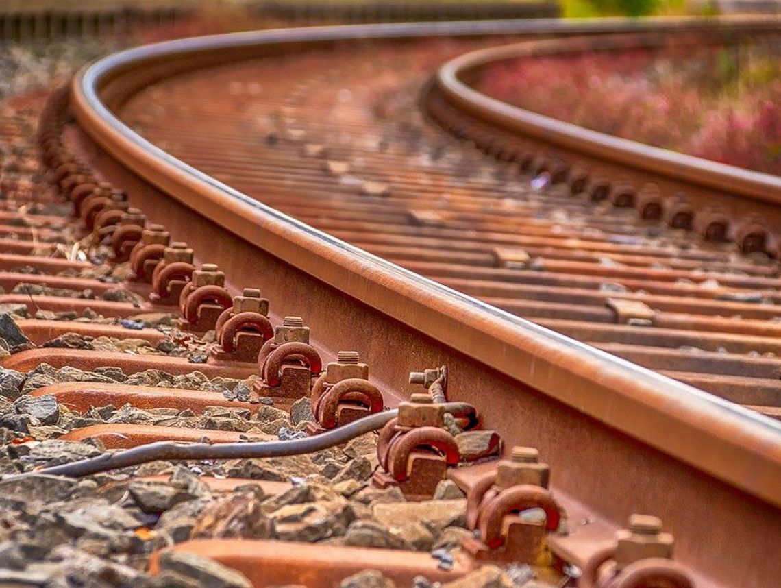 Tragiczny wypadek na przejeździe kolejowym w Tczewie. Nie żyje 12-letnia dziewczynka Tragiczny wypadek na przejeździe kolejowym w Tczewie. Nie żyje 12-letnia dziewczynka