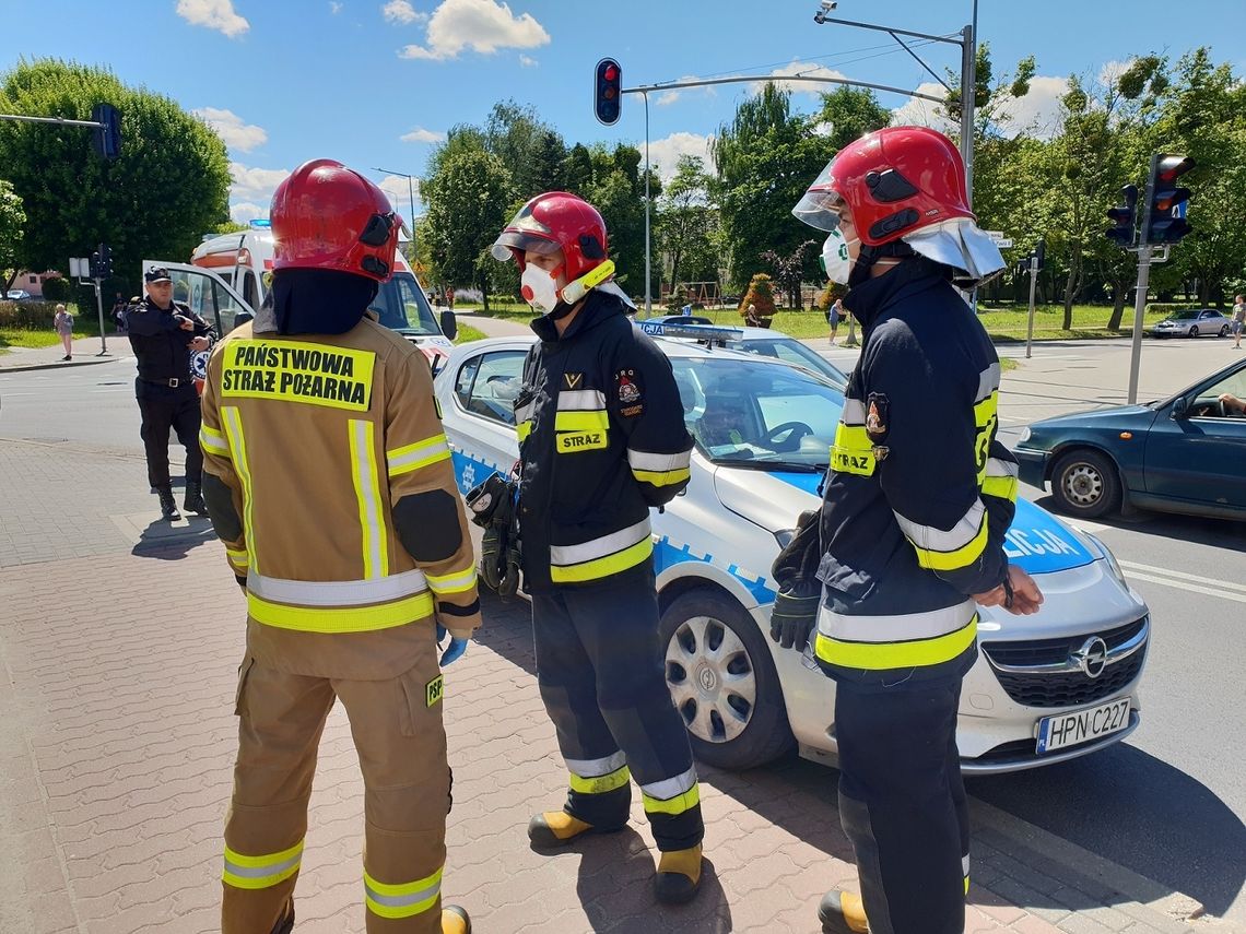 TYLKO U NAS: 9-latek wbiegł na czerwonym świetle wprost pod jadący pojazd. Lotnicze Pogotowie Ratunkowe zabrało chłopca do gdańskiego szpitala (foto)