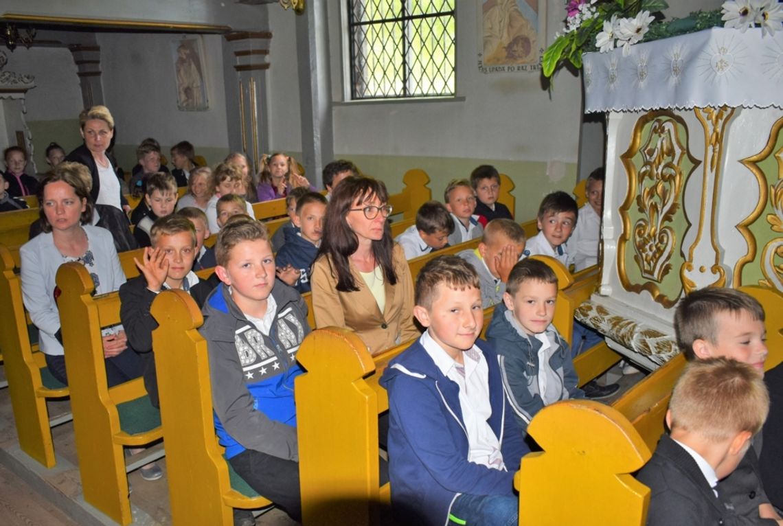 Uczcili swą patronkę. 10. rocznica nadania Szkole Podstawowej imienia bł. s. Marty Wieckiej Uczcili swą patronkę. 10. rocznica nadania Szkole Podstawowej imienia bł. s. Marty Wieckiej