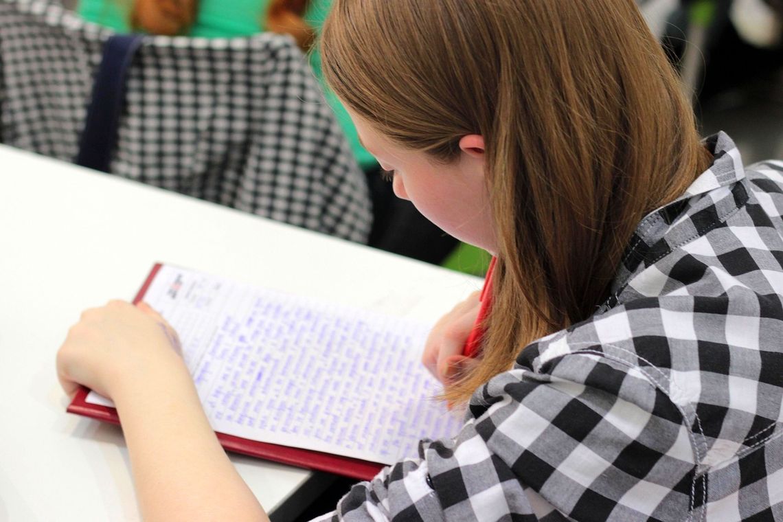 Uczysz się lub studiujesz i pobierasz rentę rodzinną? Pamiętaj o formalnościach!