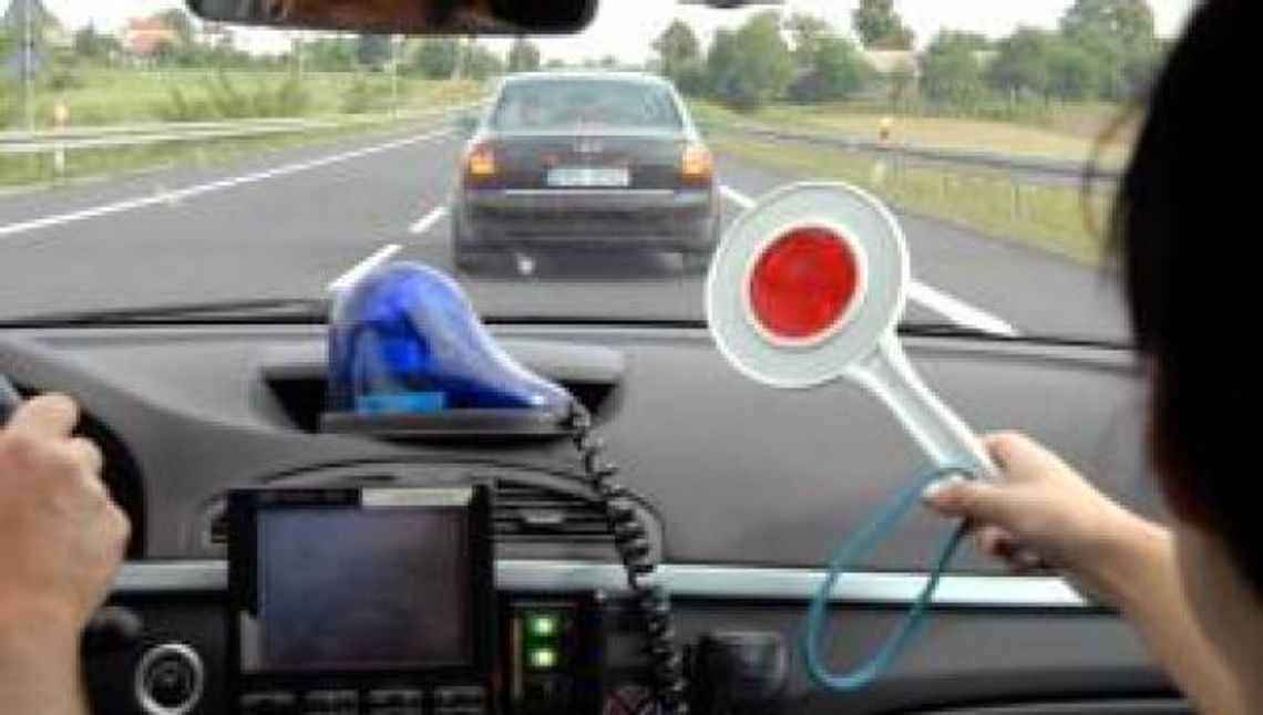 Uderzył w radiowóz i jechał z narkotykami - 19-latek usłyszał już zarzuty Uderzył w radiowóz i jechał z narkotykami - 19-latek usłyszał już zarzuty