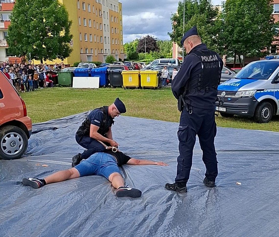 Uśmiechy oraz mnóstwo atrakcji! Za nami wyjątkowy Dzień Dziecka ze służbami mundurowymi Uśmiechy oraz mnóstwo atrakcji! Za nami wyjątkowy Dzień Dziecka ze służbami mundurowymi