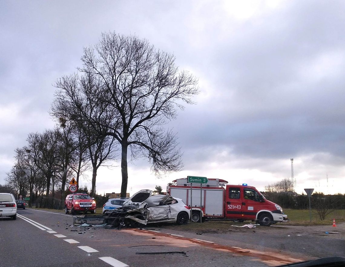 [FOTO] PILNE: Groźny wypadek na Berlince. 20-letni kierowca zabrany śmigłowcem do szpitala