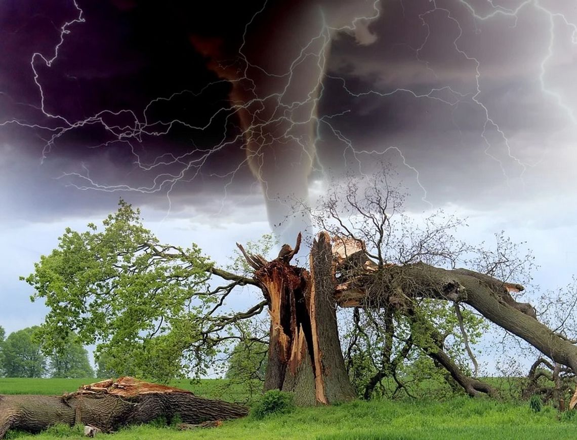 UWAGA: Możliwe ekstremalnie silne burze, silny wiatr, opady dużego gradu a nawet tornada!