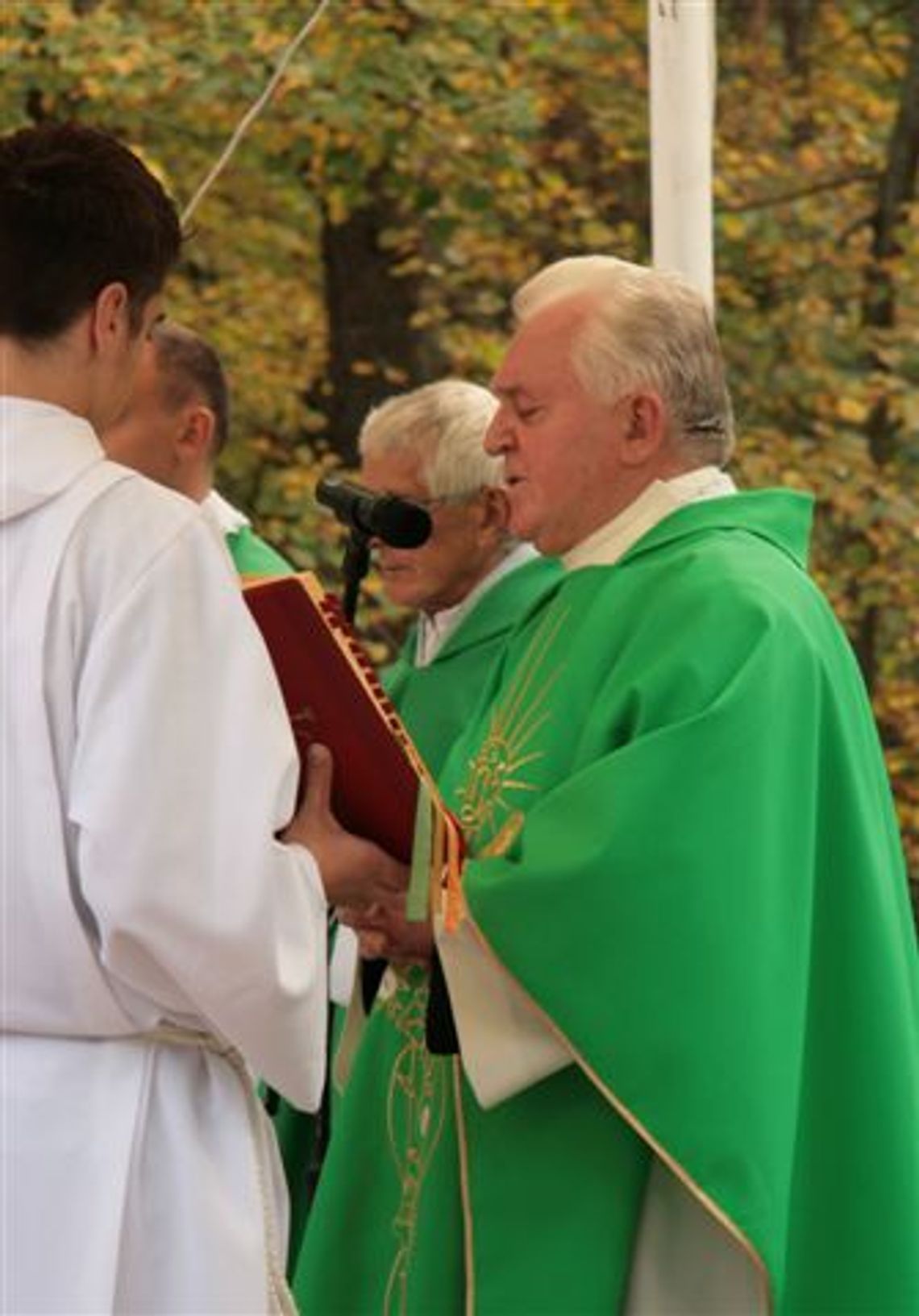 W miejscu kaźni - kwiaty pamięci tysięcy ofiar. W Szpęgawsku oddano hołd pomordowanym 