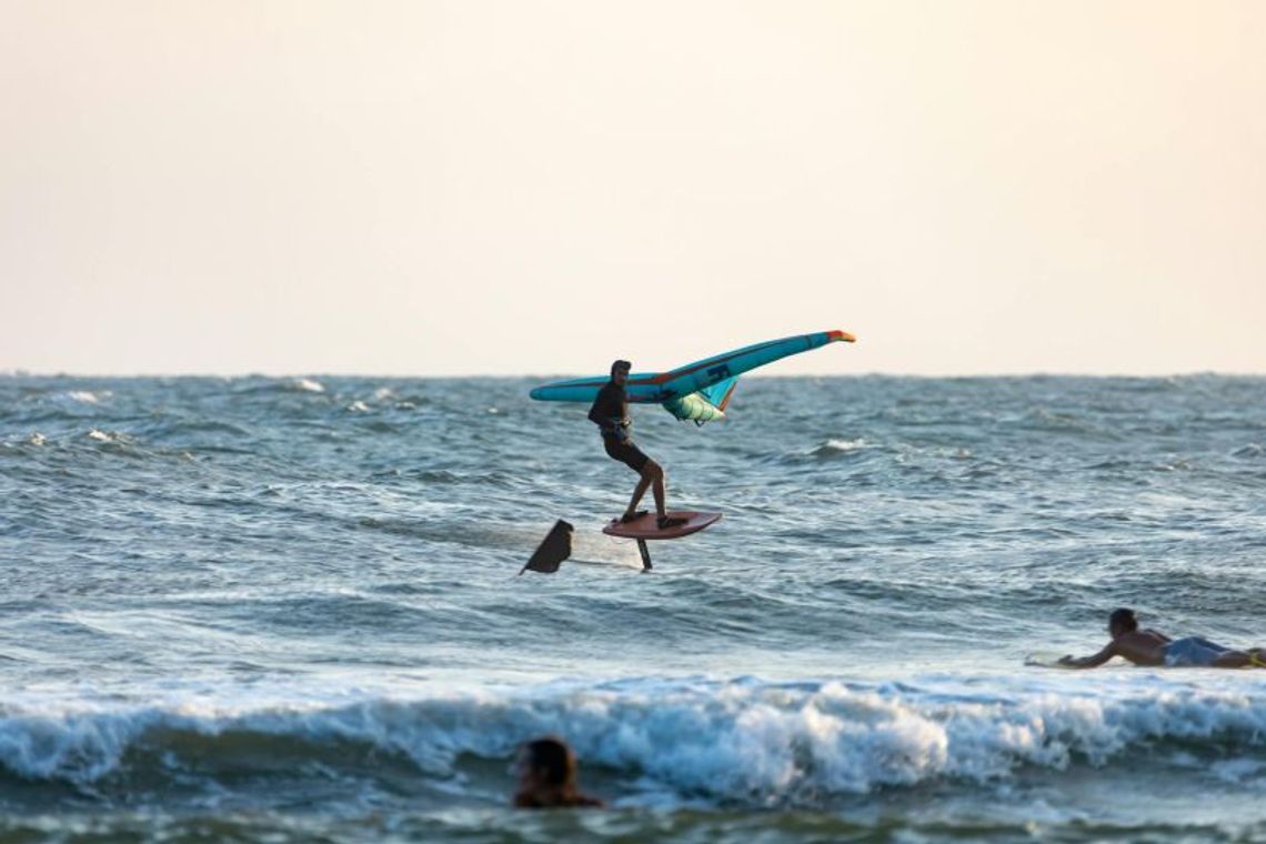 Wingfoil od podstaw – Twoja przygoda z EASY SURF w Chałupach
