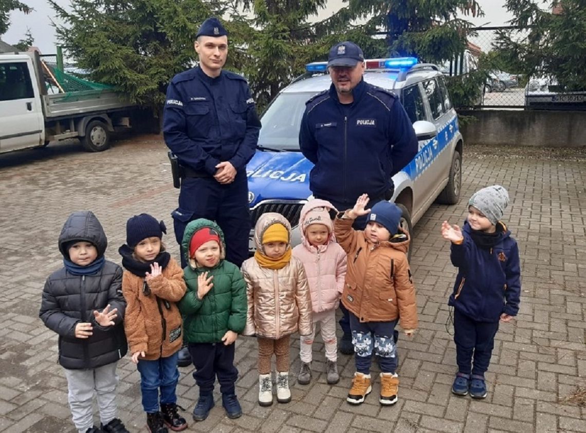 Wizyta przedszkolaków w Komisariacie Policji w Pelplinie