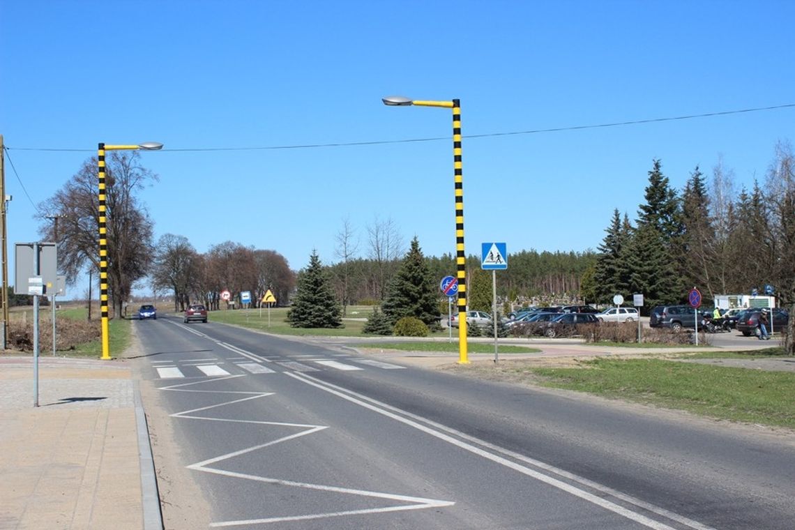 Wreszcie są światła przy cmentarzu. Będzie bezpieczniej?