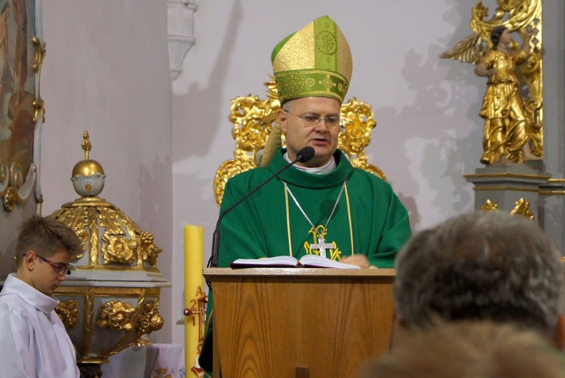 Wspominali księdza Franciszk Błędzkiego. Wizytacja Księdza Biskupa w Pączewie Wspominali księdza Franciszk Błędzkiego. Wizytacja Księdza Biskupa w Pączewie