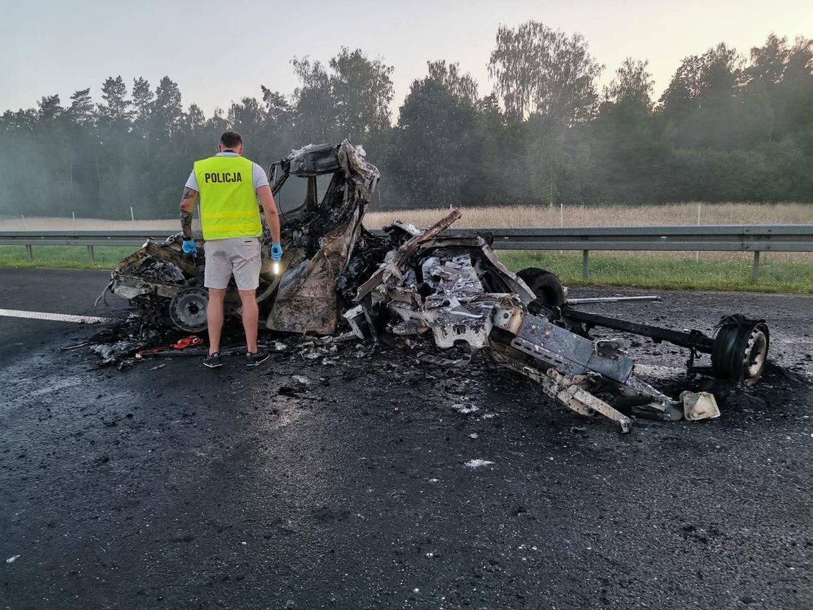 Droga wciąż zablokowana po tragicznym wypadku na autostradzie A1