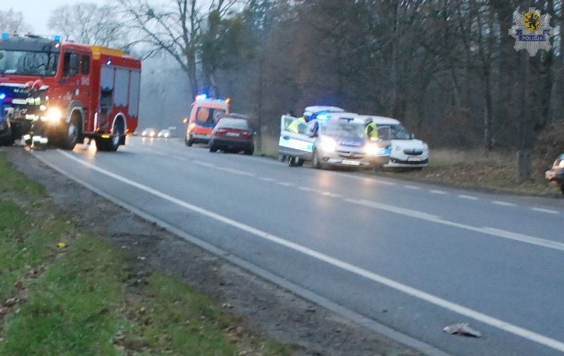 Wypadek na drodze krajowej nr 22. Jedna osoba ranna Wypadek na drodze krajowej nr 22. Jedna osoba ranna