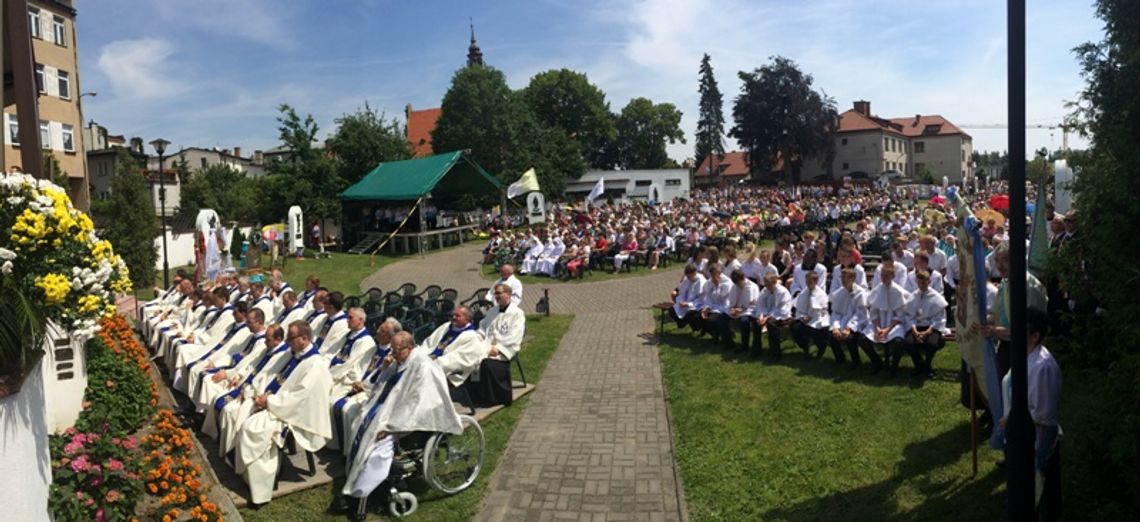 Z pieśnią na ustach i Bogiem w sercu. Parafia świętego Mateusza organizuje pielgrzymkę autokarową Z pieśnią na ustach i Bogiem w sercu. Parafia świętego Mateusza organizuje pielgrzymkę autokarową