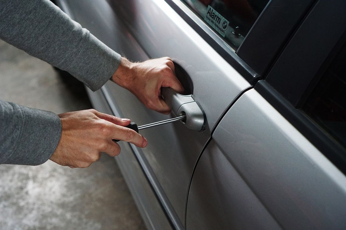 Zabezpiecz auto przed włamaniem. Nie daj szansy złodziejowi