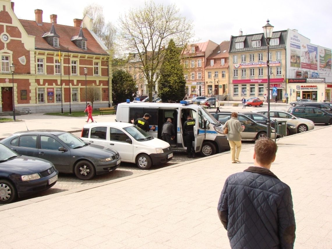 Załatwił się... na sklepową półkę. Mieszkańcy chcą publicznej toalety na starogardzkim rynku Załatwił się... na sklepową półkę. Mieszkańcy chcą publicznej toalety na starogardzkim rynku