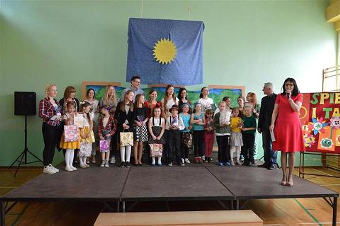 Zatańczyli, zaśpiewali i zagrali... XVI Międzyszkolny Przegląd Zespołów Wokalnych Zatańczyli, zaśpiewali i zagrali... XVI Międzyszkolny Przegląd Zespołów Wokalnych