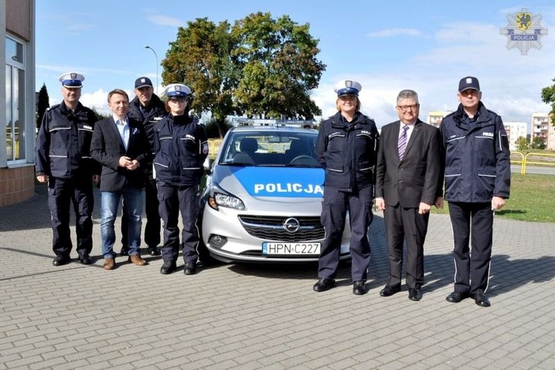 ZDJĘCIA: Nowy radiowóz dla drogówki ZDJĘCIA: Nowy radiowóz dla drogówki