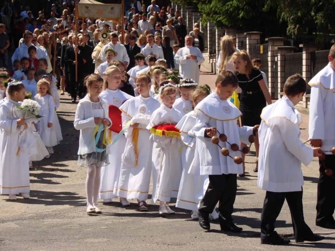 ZDJĘCIA: Procesja Bożego Ciała przeszła ulicami Zblewa ZDJĘCIA: Procesja Bożego Ciała przeszła ulicami Zblewa