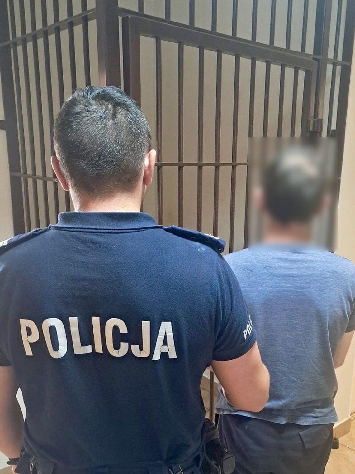 Zgłosił kradzież, a sam trafił w ręce policjantów. Nietypowy finał urodzin 43-latka