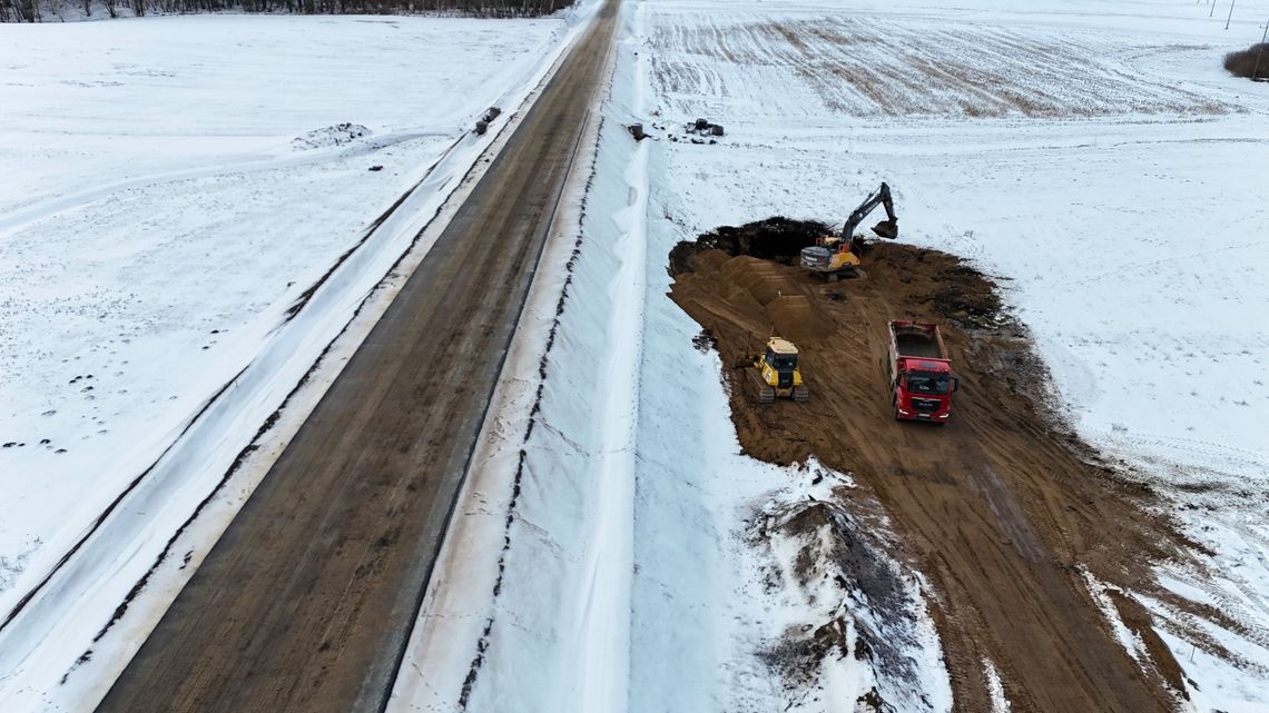 Zima nie wstrzymuje budowy obwodnicy Skórcza Zima nie wstrzymuje budowy obwodnicy Skórcza