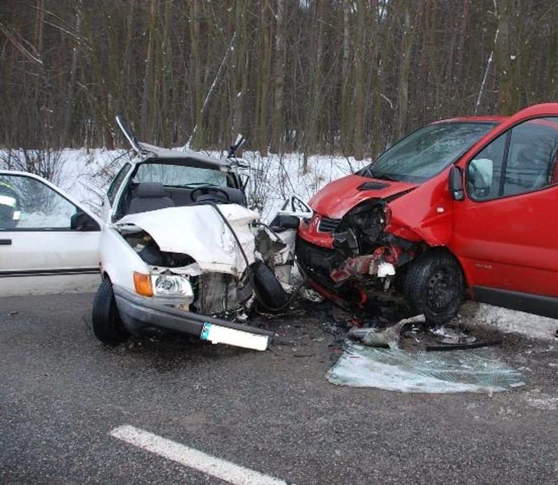 Zjechał na przeciwny pas ruchu – 5 osób w szpitalu