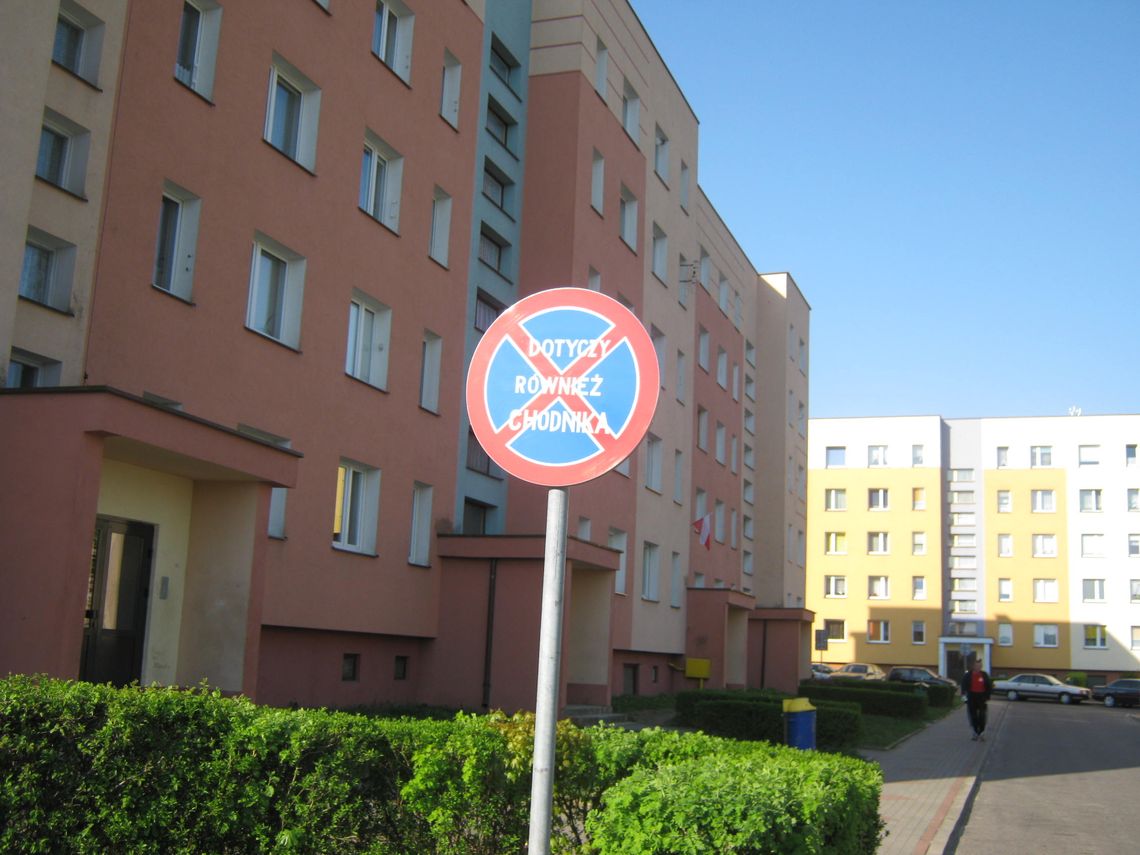 Znak niezgody usunięty. Problem z parkingami przy ul. Juranda Znak niezgody usunięty. Problem z parkingami przy ul. Juranda