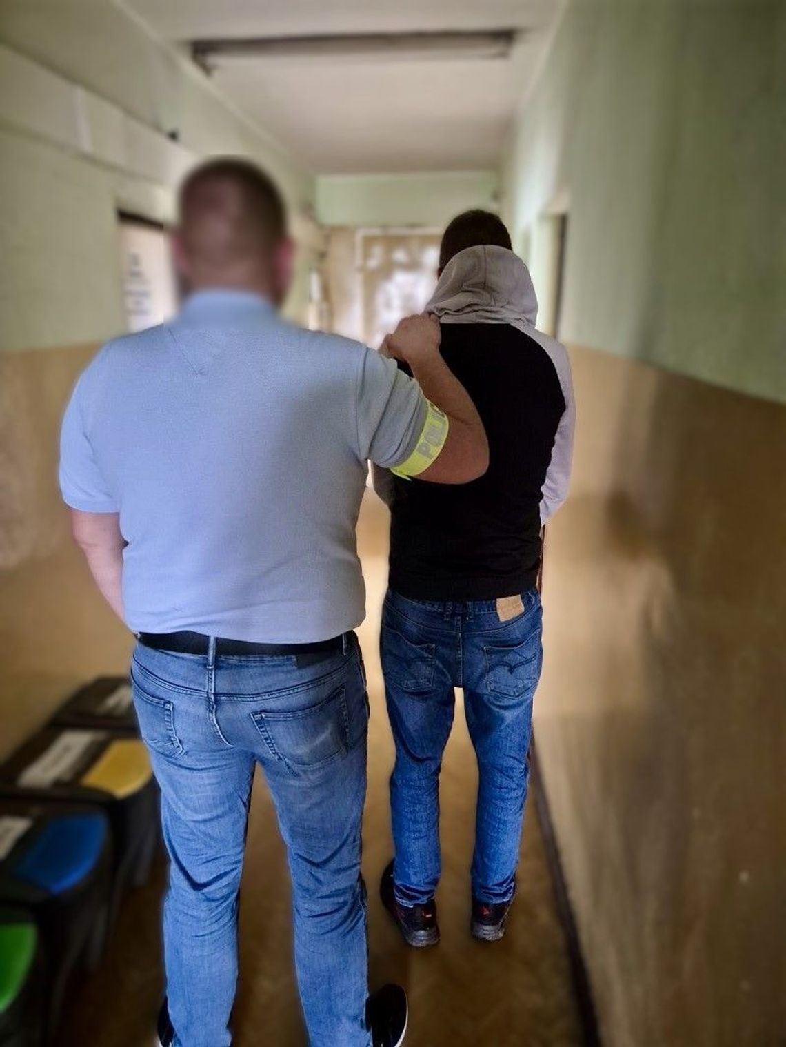 Zniszczył ławkę, bo... był zły. Grozi mu nawet siedem i pół roku więzienia